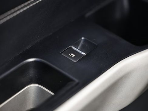 Used 2022 Ford Explorer Limited w/ Equipment Group 301A image 24