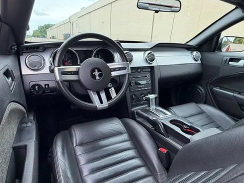 Used 2009 Ford Mustang Premium RWD image 30