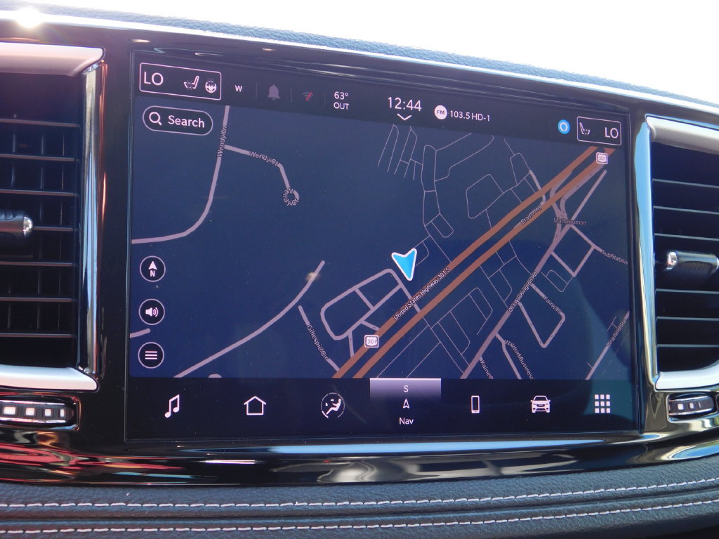 Used 2024 Chrysler Pacifica Limited FWD image 25