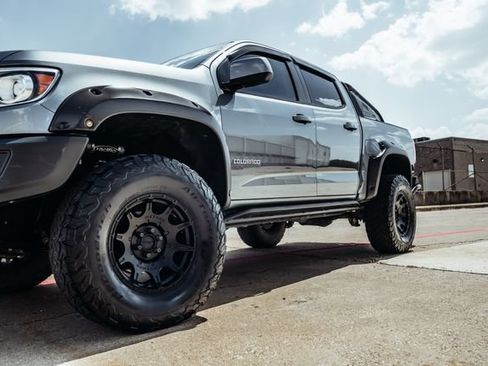 Used 2019 Chevrolet Colorado ZR2 w/ Colorado ZR2 Bison Edition AWD/4WD image 29