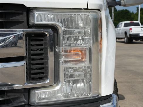 Used 2017 Ford F250 XLT AWD/4WD image 24