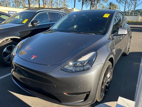 Used 2022 Tesla Model Y Performance image 2