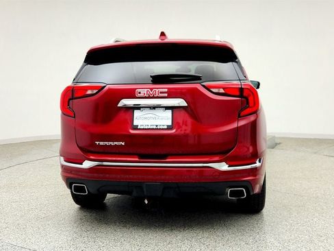 Used 2020 GMC Terrain Denali w/ Denali Premium Package FWD image 6