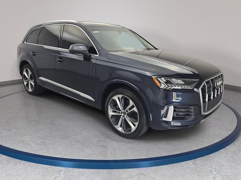 Used 2024 Audi Q7 3.0T Premium Plus w/ Premium Plus Package AWD/4WD image 3