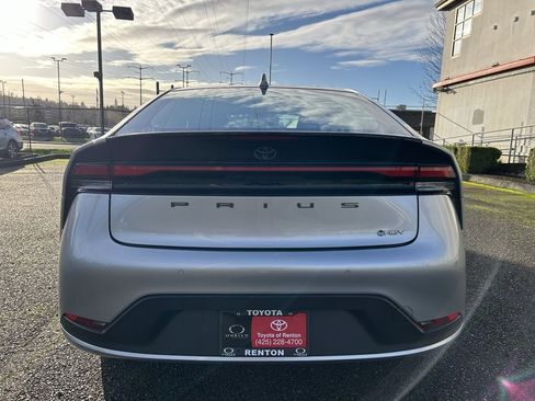 Certified 2025 Toyota Prius LE image 6