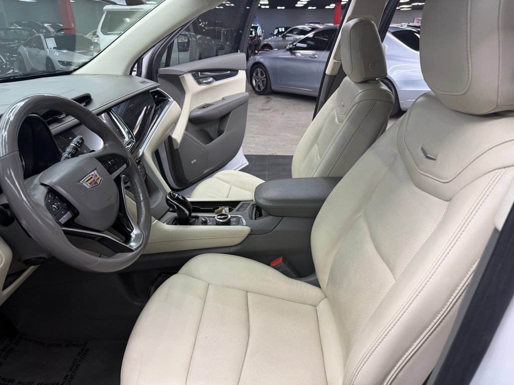 Used 2020 Cadillac XT6 Premium Luxury FWD image 33