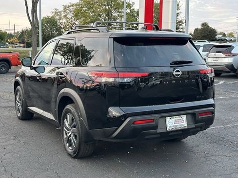Certified 2023 Nissan Pathfinder SV w/ Black Appearance Package image 6