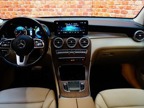 Used 2022 Mercedes-Benz GLC 300 4MATIC image 10