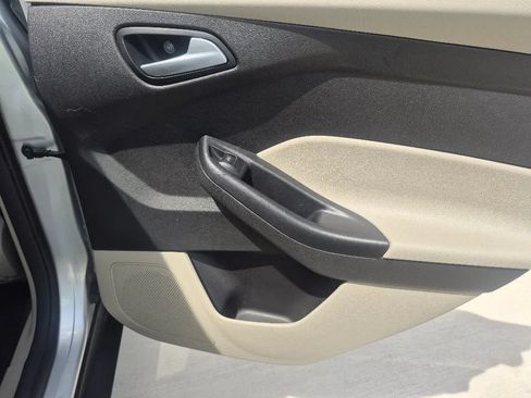 Used 2013 Ford Focus SE FWD image 17