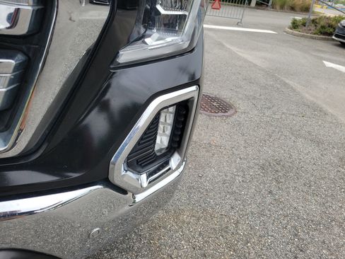 Used 2019 GMC Sierra 1500 SLT w/ SLT Premium Plus Package AWD/4WD image 4