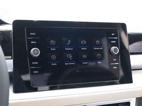 New 2025 Volkswagen Taos SE image 13