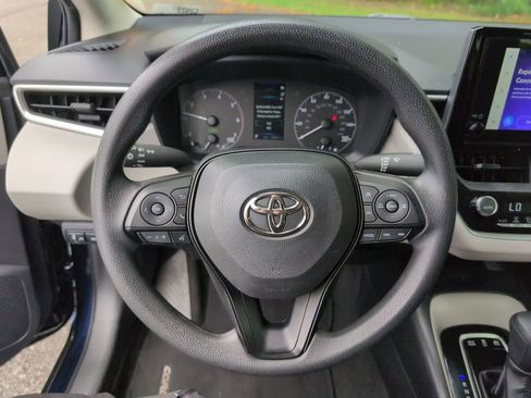 Used 2025 Toyota Corolla LE w/ LE Premium Package FWD image 14