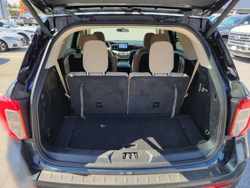 Certified 2022 Ford Explorer XLT image 12