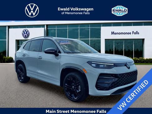 Certified 2025 Volkswagen Tiguan SE R-Line AWD/4WD image 1