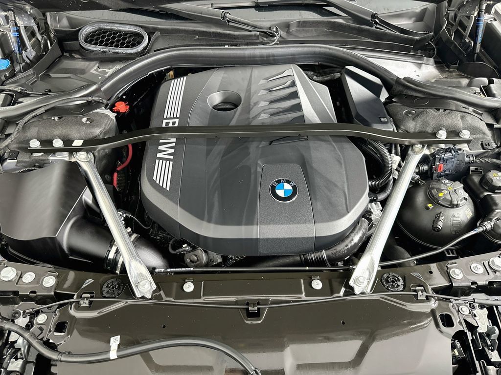 Certified 2025 BMW 740i w/ Premium Package RWD image 30