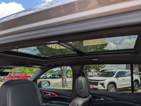 New 2026 Chevrolet Traverse RS w/ LPO, Floor Liner Package image 21