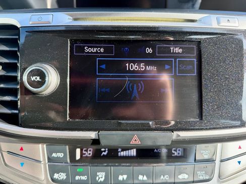 Used 2015 Honda Accord EX-L image 29