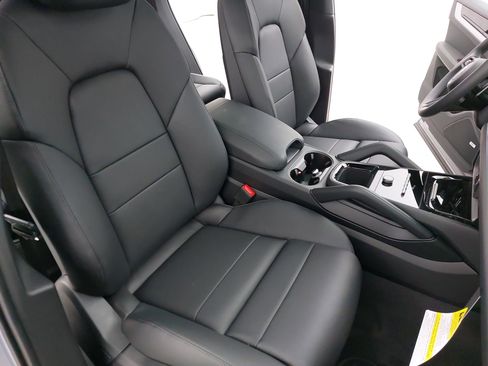 New 2026 Porsche Cayenne image 12