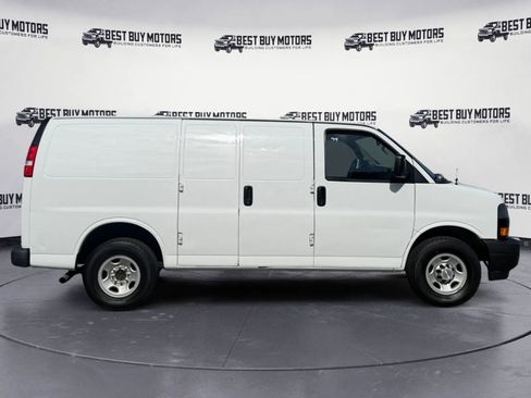 Used 2019 Chevrolet Express 2500 w/ Driver Convenience Package RWD image 9