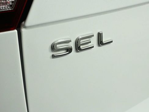 Used 2024 Volkswagen Tiguan SEL R-Line AWD/4WD image 26