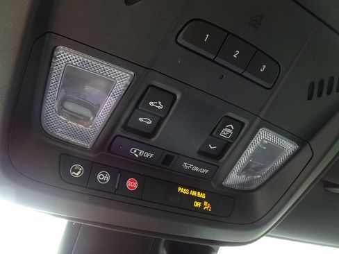 Used 2020 Cadillac XT4 Premium Luxury AWD/4WD image 25