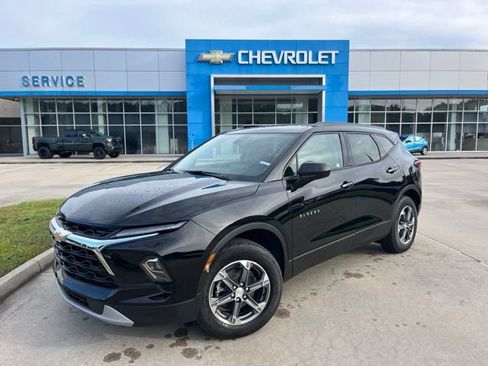 New 2026 Chevrolet Blazer LT w/ Convenience Package FWD image 2