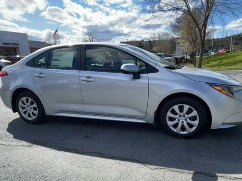 New 2026 Toyota Corolla LE FWD image 2