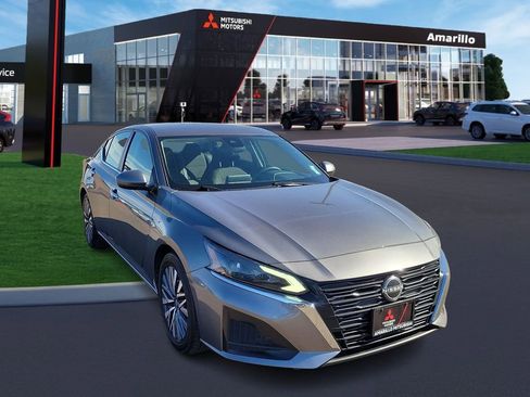 Used 2023 Nissan Altima 2.5 SV image 4