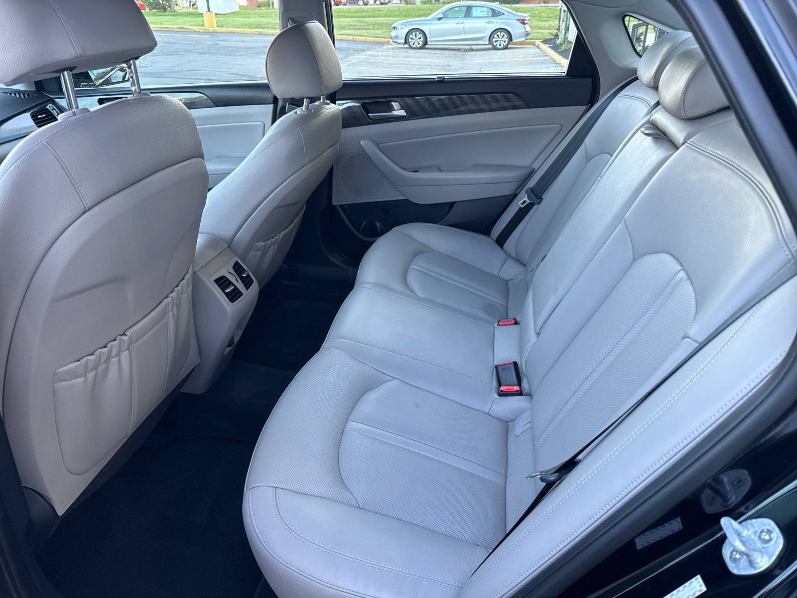 Used 2019 Hyundai Sonata Limited w/ Ultimate Package 02 FWD image 12