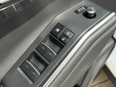 Certified 2024 Toyota Highlander Platinum AWD/4WD image 16