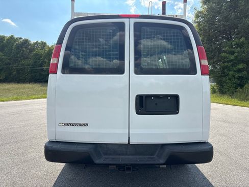 Used 2016 Chevrolet Express 2500 RWD image 4
