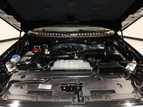 Used 2025 Lincoln Navigator Reserve image 33