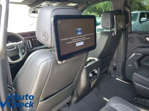 Used 2022 GMC Yukon XL Denali w/ Denali Ultimate Package AWD/4WD image 15