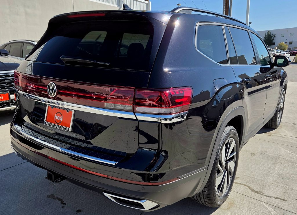 Certified 2026 Volkswagen Atlas SE FWD image 8