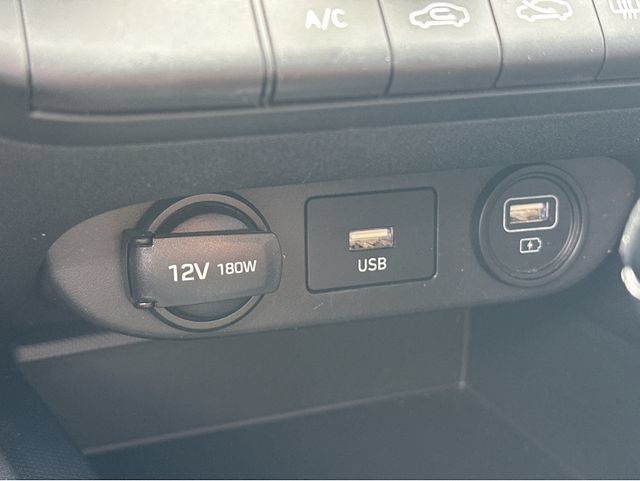 Used 2021 Hyundai Elantra SE FWD image 26