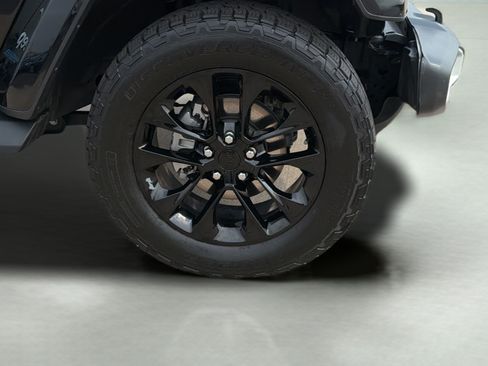 Used 2021 Jeep Wrangler Unlimited Sahara AWD/4WD image 14