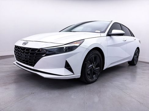Used 2021 Hyundai Elantra SEL FWD image 6
