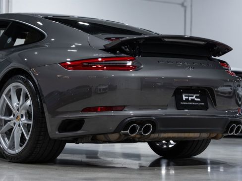 Used 2018 Porsche 911 Carrera RWD image 14