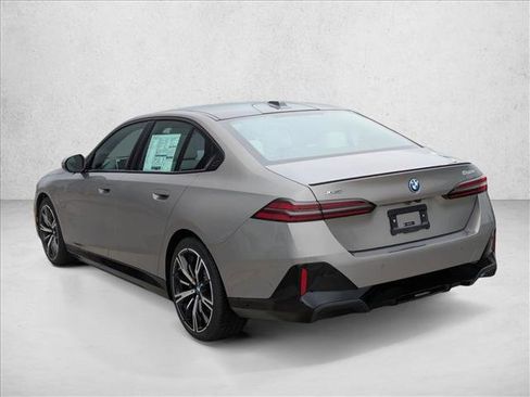 New 2027 BMW 550e xDrive AWD/4WD image 9