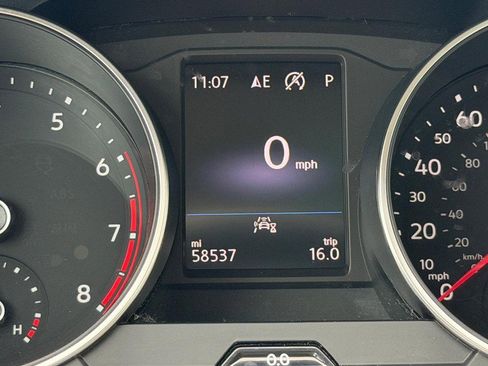 Used 2021 Volkswagen Tiguan SE w/ Panoramic Sunroof Package AWD/4WD image 21