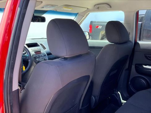 Used 2013 Kia Soul FWD image 12
