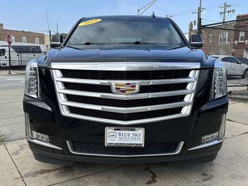 Used 2019 Cadillac Escalade Luxury AWD/4WD image 2