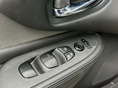 Used 2022 Nissan Murano SV w/ Cargo Package image 15