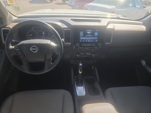 Used 2024 Nissan Frontier SV w/ SV Convenience Package image 7