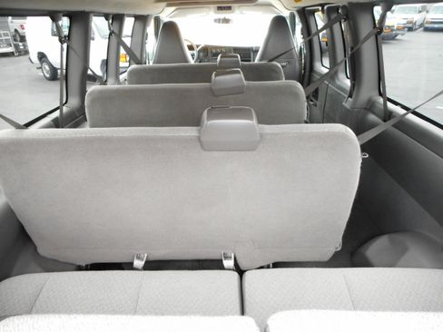 Used 2016 Chevrolet Express 3500 LT w/ LT Preferred Equipment Group image 17