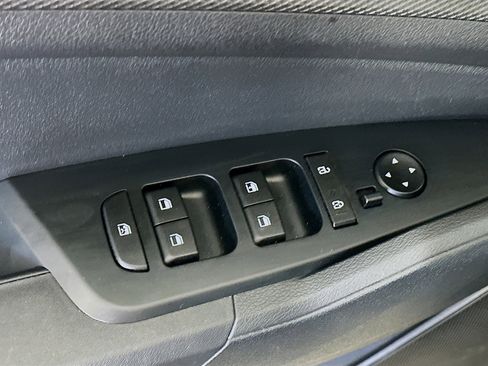 Used 2025 Kia Sportage LX image 15