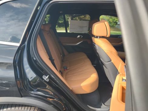 Used 2026 BMW X5 xDrive40i w/ Climate Comfort Package image 16