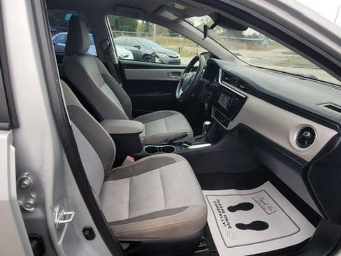 Used 2017 Toyota Corolla LE image 8
