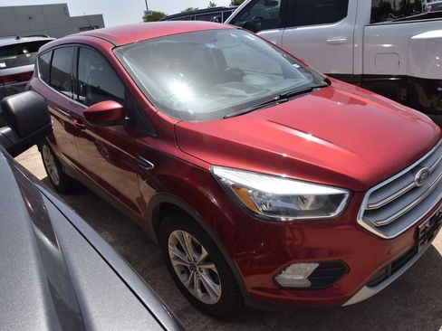 Used 2019 Ford Escape SE FWD image 5