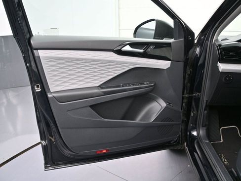 Certified 2023 Volkswagen Taos S AWD/4WD image 9